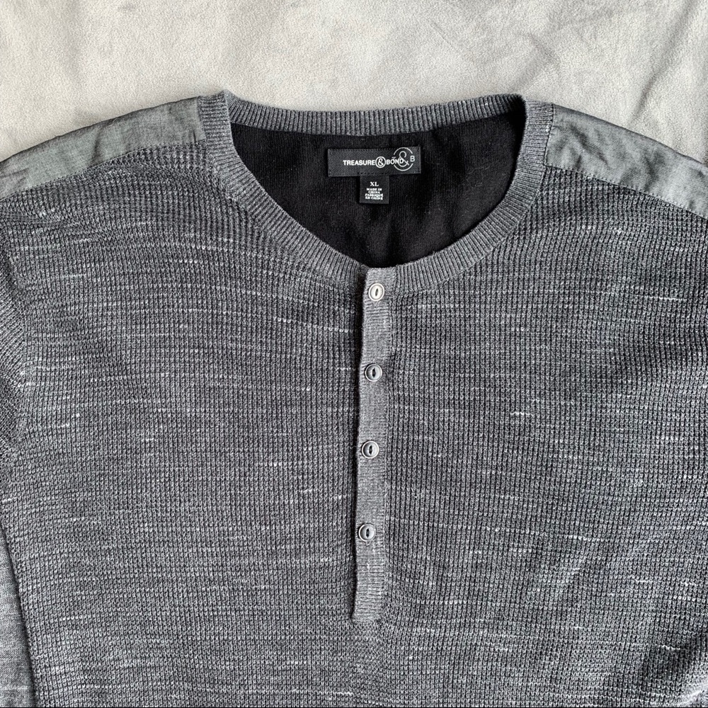 Treasure & Bond Gray men’s long sleeve - Picture 2 of 3
